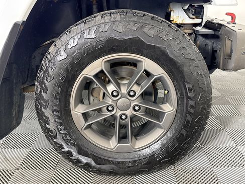 Used 2017 Jeep Wrangler 75th Anniversary image 29