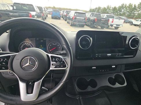 Used 2023 Mercedes-Benz Sprinter 2500 image 3