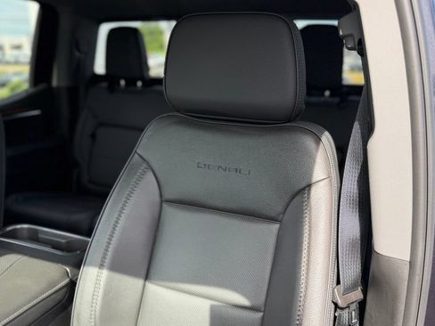 Used 2025 GMC Sierra 1500 Denali w/ Technology Package AWD/4WD image 12