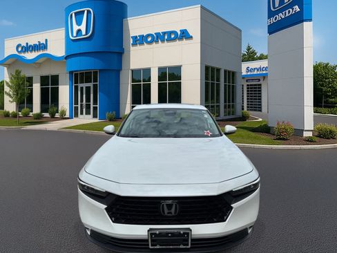 Used 2024 Honda Accord EX image 10