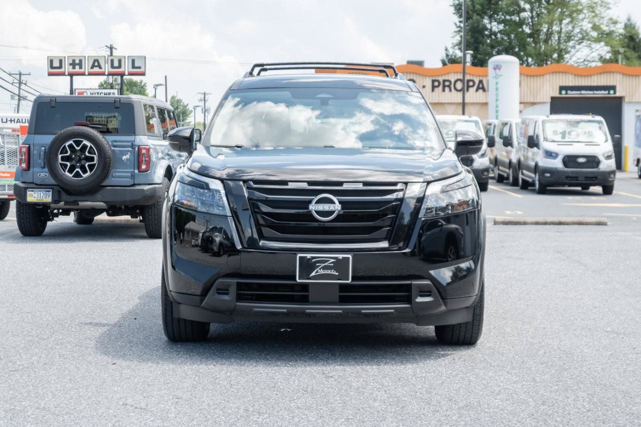 Used 2024 Nissan Pathfinder SV w/ Black Appearance Package AWD/4WD image 5