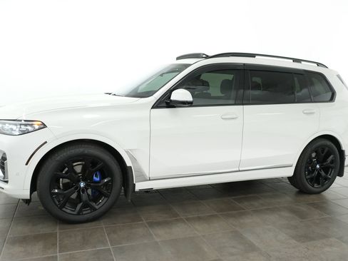 Used 2022 BMW X7 xDrive40i w/ Premium Package AWD/4WD image 2