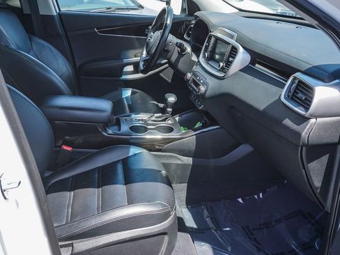 Used 2020 Kia Sorento EX image 13