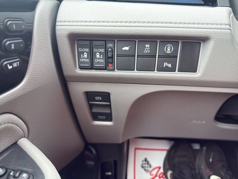 Used 2023 Honda Odyssey Elite image 23