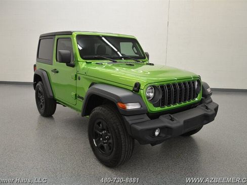 Used 2025 Jeep Wrangler Sport AWD/4WD image 6
