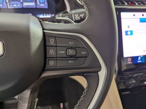 New 2025 Jeep Grand Cherokee Limited image 19