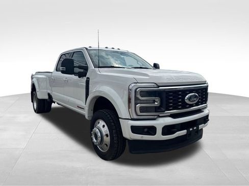 Used 2025 Ford F450 Platinum w/ FX4 Off-Road Package AWD/4WD image 3