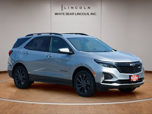 Used 2024 Chevrolet Equinox RS AWD/4WD image 3