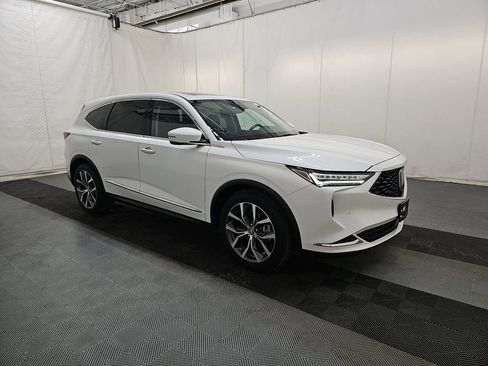 Used 2023 Acura MDX SH-AWD w/ Technology Package image 4