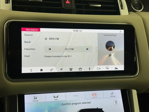 Used 2022 Land Rover Range Rover Sport HST image 25