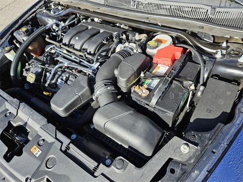 Used 2018 Ford Taurus SE image 18