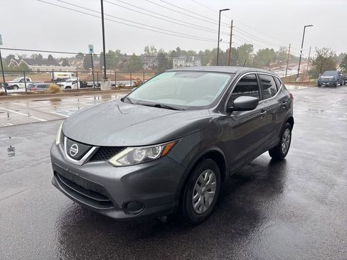Used 2019 Nissan Rogue Sport S AWD/4WD image 2