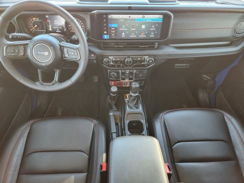 Used 2025 Jeep Wrangler Unlimited Rubicon image 25