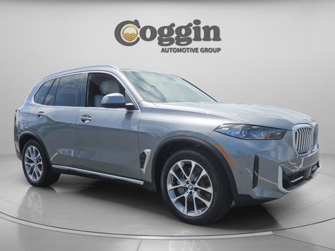 Used 2026 BMW X5 xDrive50e AWD/4WD image 7
