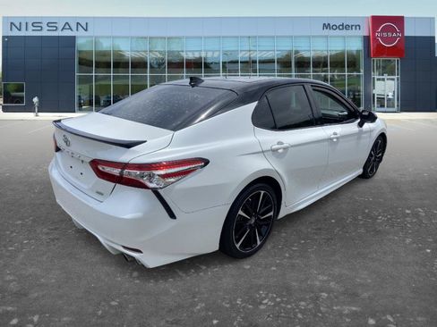 Used 2020 Toyota Camry XSE FWD image 5