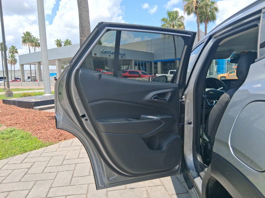 Used 2024 Chevrolet Trax LT w/ LT Convenience Package FWD image 15