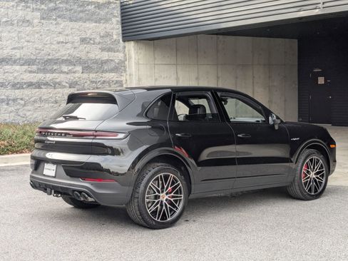 New 2026 Porsche Cayenne S AWD/4WD image 9