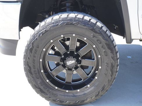 Used 2017 GMC Sierra 1500 SLT image 4