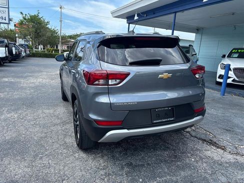 Used 2021 Chevrolet TrailBlazer LT FWD image 3
