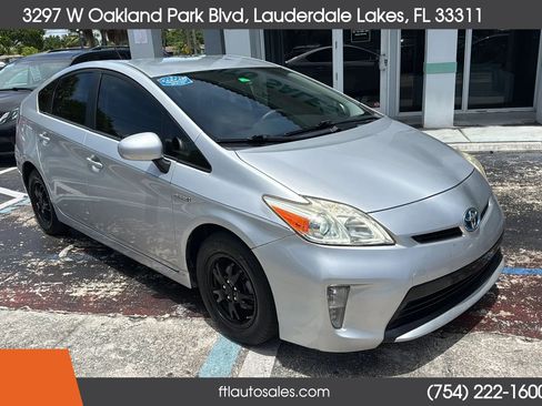Used 2015 Toyota Prius Three FWD image 12