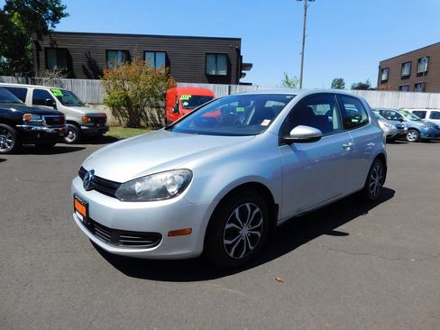 Used 2012 Volkswagen Golf 2-Door FWD image 4