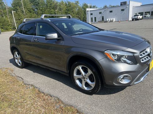 Used 2020 Mercedes-Benz GLA 250 4MATIC image 3