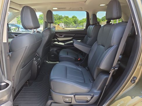 Used 2022 Subaru Ascent Limited w/ Technology Package AWD/4WD image 11