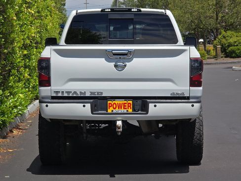 Used 2018 Nissan Titan SV w/ SV Convenience Package AWD/4WD image 5