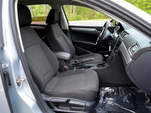 Used 2018 Volkswagen Passat 2.0T S w/ Driver Assistance Package image 17