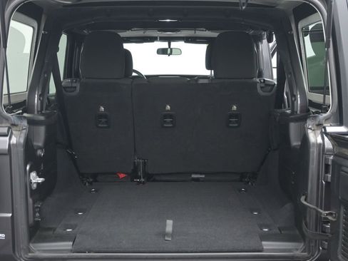 Used 2018 Jeep Wrangler Unlimited Sport S image 16