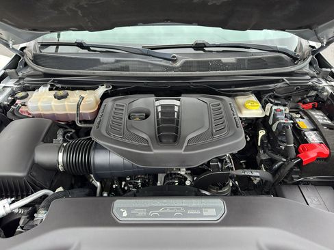 Used 2023 Jeep Wagoneer 4WD image 18