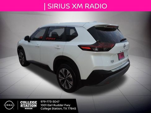 Used 2023 Nissan Rogue SV image 6