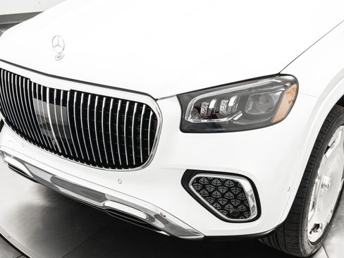 Used 2024 Mercedes-Benz Maybach GLS 600 4MATIC image 43