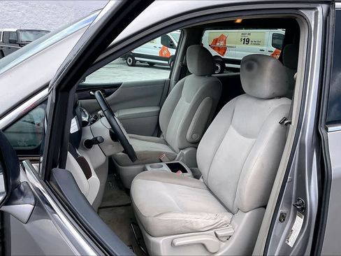 Used 2011 Nissan Quest SV FWD image 11