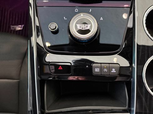 Used 2025 Cadillac Escalade Sport w/ LPO, Floor Liner Package AWD/4WD image 28