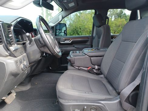 Used 2024 Chevrolet Silverado 2500 LT w/ Convenience Package AWD/4WD image 12