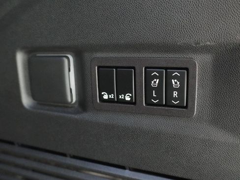 Used 2023 Chevrolet Tahoe High Country RWD image 38