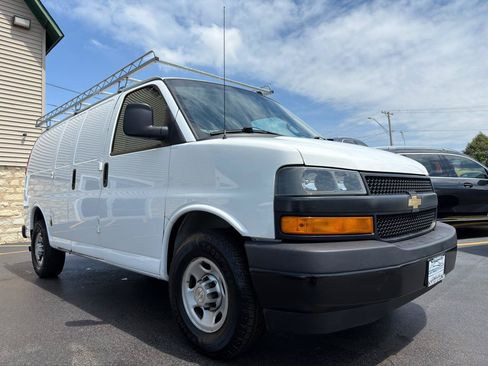 Used 2020 Chevrolet Express 2500 w/ Driver Convenience Package RWD image 4