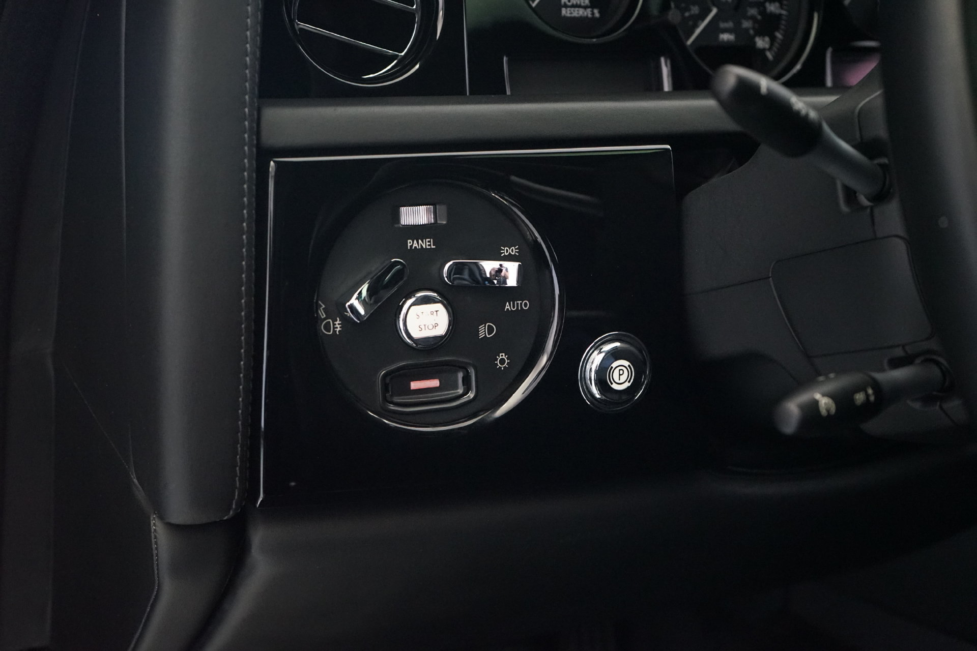 Used 2013 Rolls-Royce Phantom Sedan RWD image 31