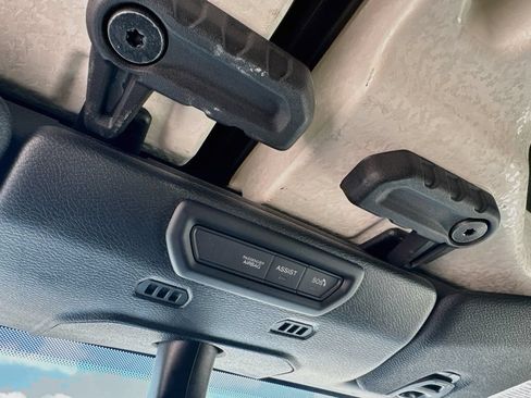 Used 2021 Jeep Gladiator Sport AWD/4WD image 20