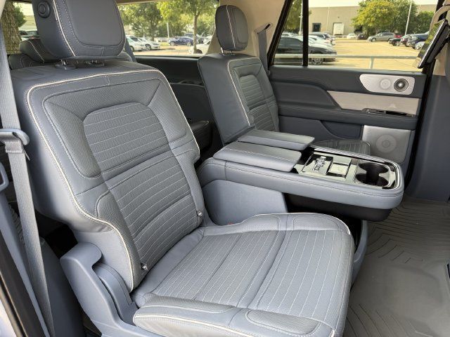 Used 2019 Lincoln Navigator L Black Label w/ Cargo Package AWD/4WD image 28
