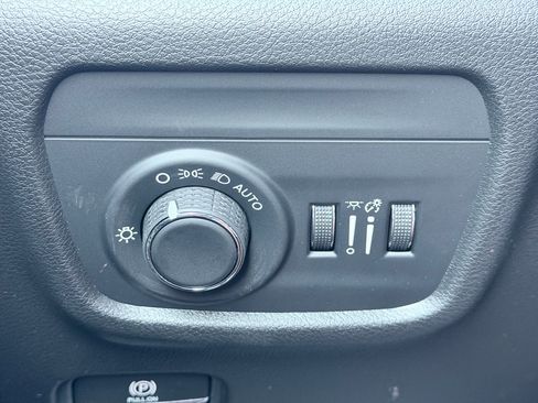 New 2026 Jeep Grand Cherokee Laredo RWD image 11