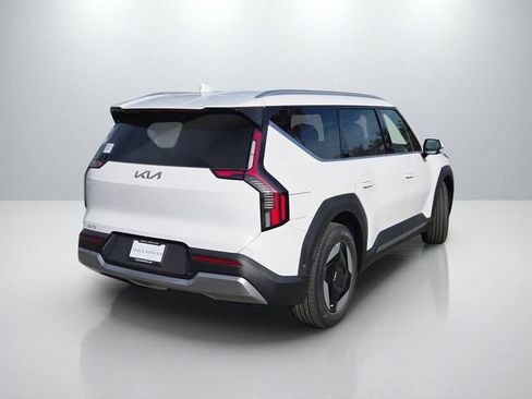 New 2026 Kia EV9 Wind image 5