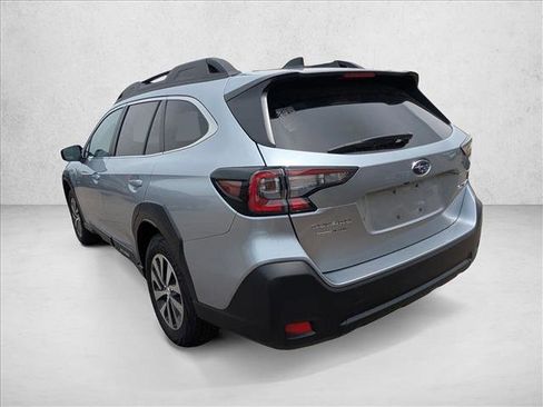 Used 2025 Subaru Outback Premium AWD/4WD image 7