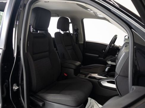 Used 2024 Nissan Frontier SV w/ SV Convenience Package RWD image 23
