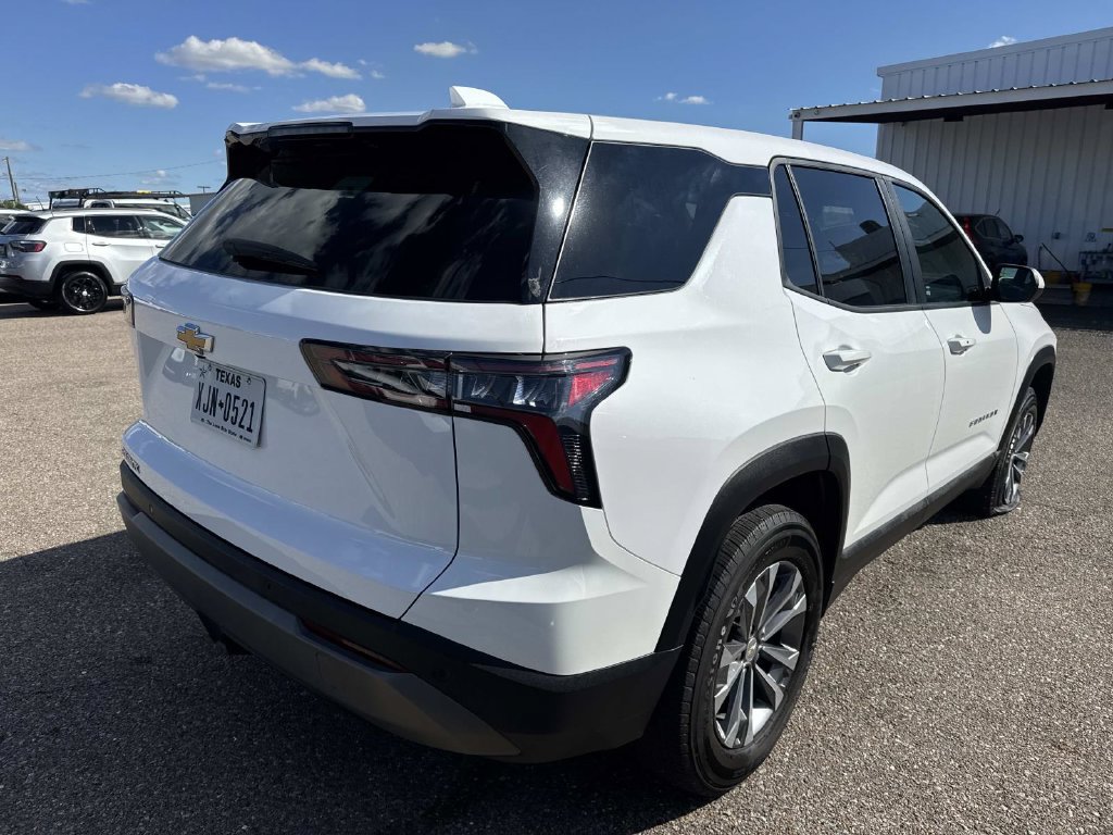 Used 2026 Chevrolet Equinox LT w/ Convenience Package II FWD image 12