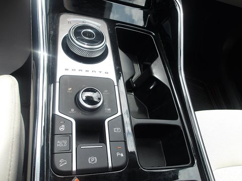 Used 2023 Kia Sorento SX Prestige AWD/4WD image 22