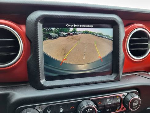 Used 2019 Jeep Wrangler Unlimited Rubicon w/ Dual Top Group AWD/4WD image 17