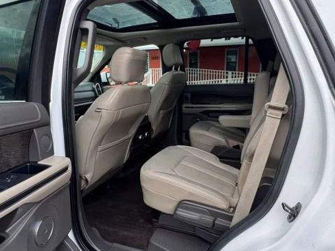 Used 2018 Ford Expedition Limited RWD image 9