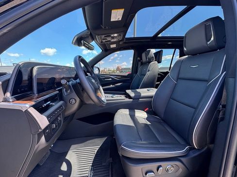 Certified 2024 Cadillac Escalade Premium Luxury w/ Performance Package AWD/4WD image 27